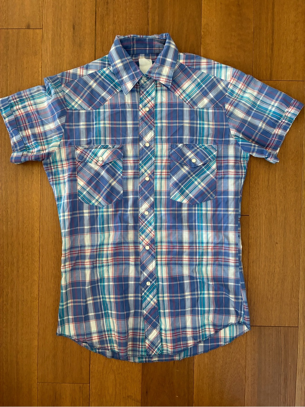 Wrangler Men's Short-Sleeve Plaid Button-Down Shirt in Blue and White